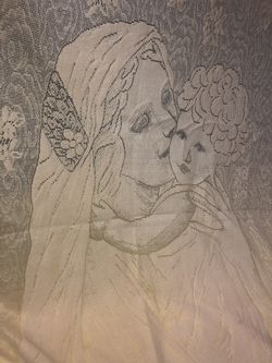 Queen size lace bed comforter with a beautiful picture