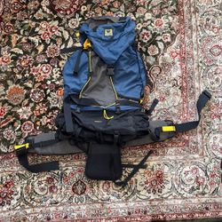 MOUNTAIN SMITH HIKING BACKPACK