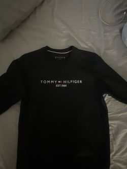 Large Tommy Hilfiger sweatshirt