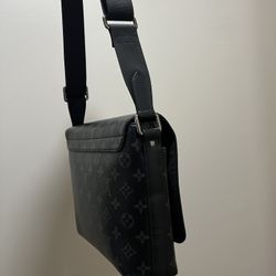 Louis Vuitton District Crossbody Bag M45272