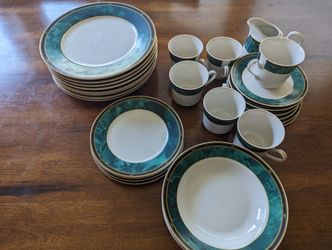 RETRONEU JADE GARLAND FINE CHINA SET 3020
