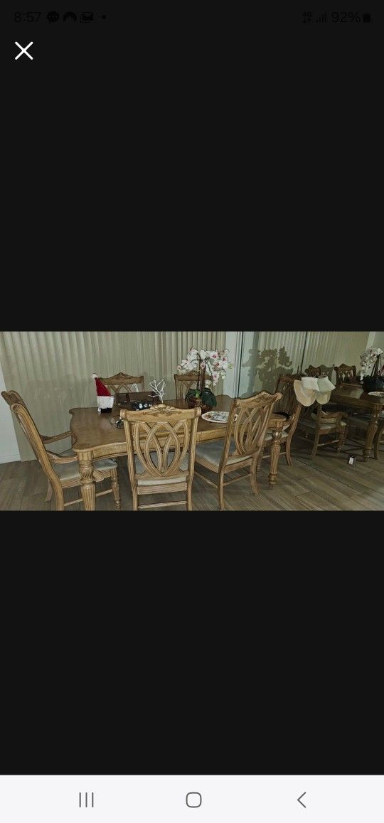 DINNING ROOM TABLE 