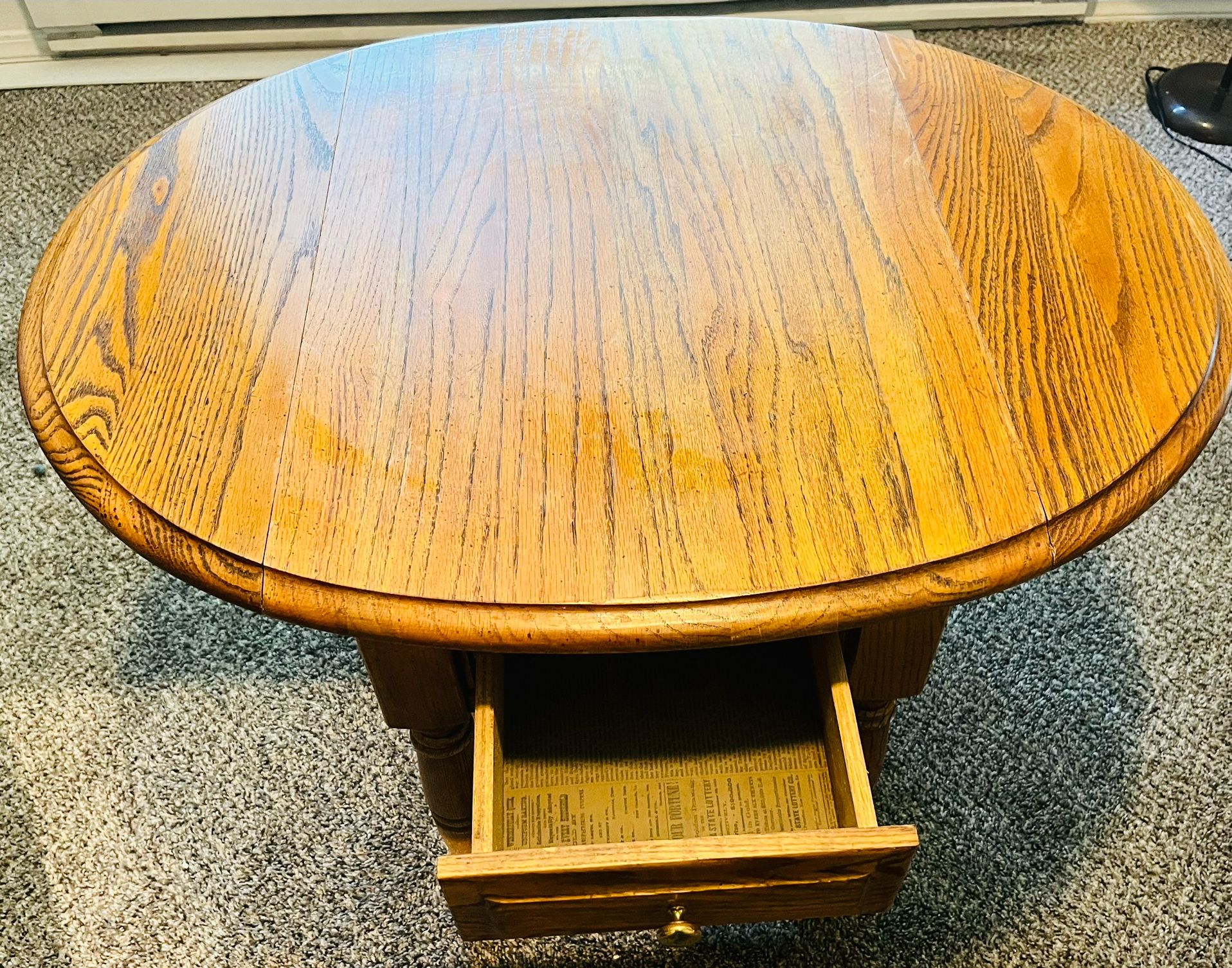 Vintage Collapsible Leaf Solid Oak Table. 