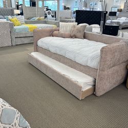 Modern Upholstered Daybed with Trundle – Twin Size