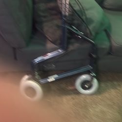  three-wheel rollator walker
