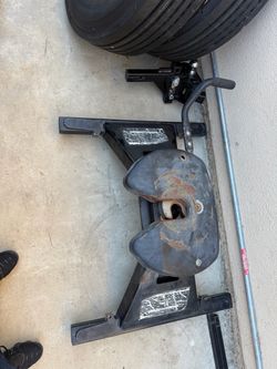 Hitch / 5th wheel hitch