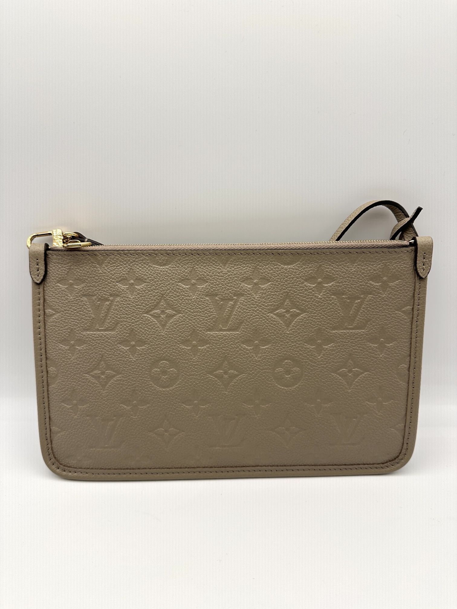 AUTHENTIC LOUIS VUITTON Monogram leather CarryAll pochette (Beige)