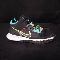 Kids Kyrie Irving Nike Flytrap Basketball Shoes (Size 5Y)