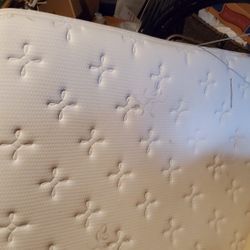 Full Size Mattress And Box Spring Excellent Condition 