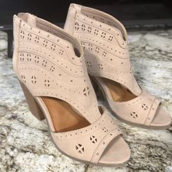 New Women's Beige Cutout Heeled Sandals size 7 check more photos