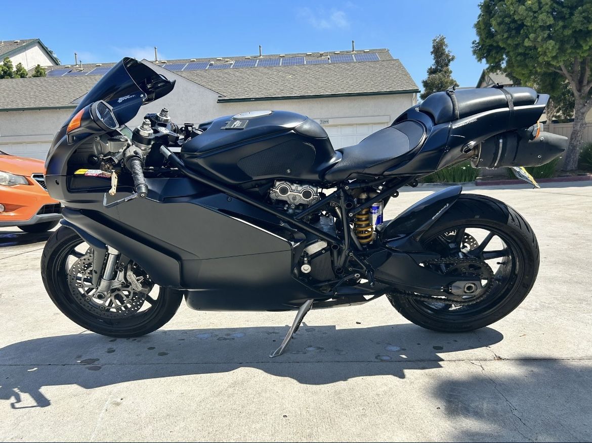 2005 Ducati 749