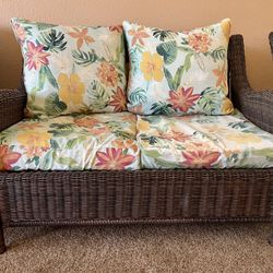 Outdoor Furniture (4) Piece Set with Swivel Chair
