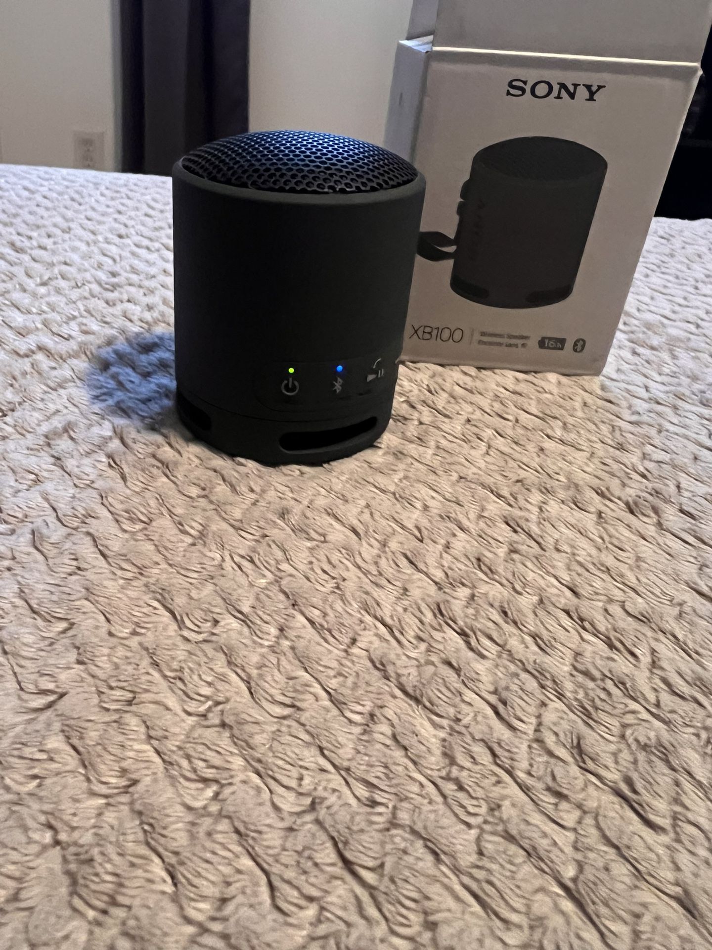 Sony - XB100 Compact Bluetooth Speaker - Black