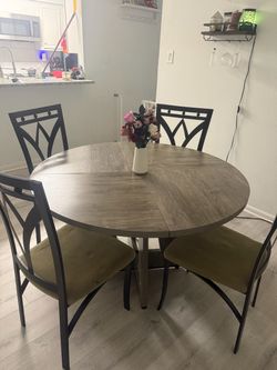 Kitchen table and Chairs