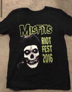 2x Misfits 2016 Riot Fest shirts (M) Brand new 