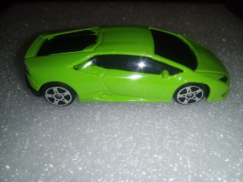 Pre-owned Maistro Lamborghini Huracan Green Color