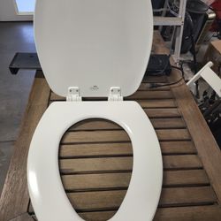Elongated White Toilet Seat
