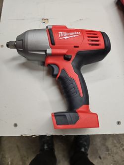 Milwaukee 1/2 impact and socket set metric no skip