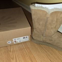 UGG Boots w/ Bailey Button, Women Size 10, Brand New
