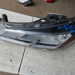 Nissan kicks left headlight Oem