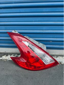 Nissan 370Z .. 2009 2010 2011 2012 2013 .. 2014 2015 2016 2017 Left Side LED Tail Light OEM