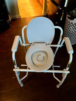Walker commode