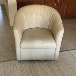 Natuzzi Leather Swivel Chair