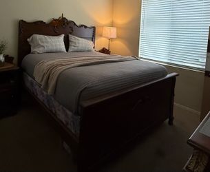 Queen size bed