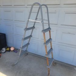 Pool Ladder !
