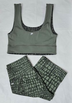 Fabletics Top and Shorts Womens XS  Workout Set