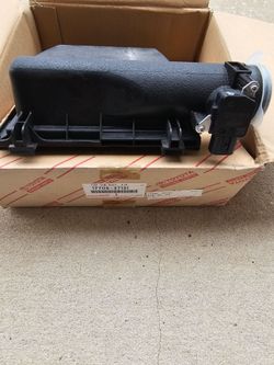 Toyota Prius/Lexus ct200h upper air cleaner box