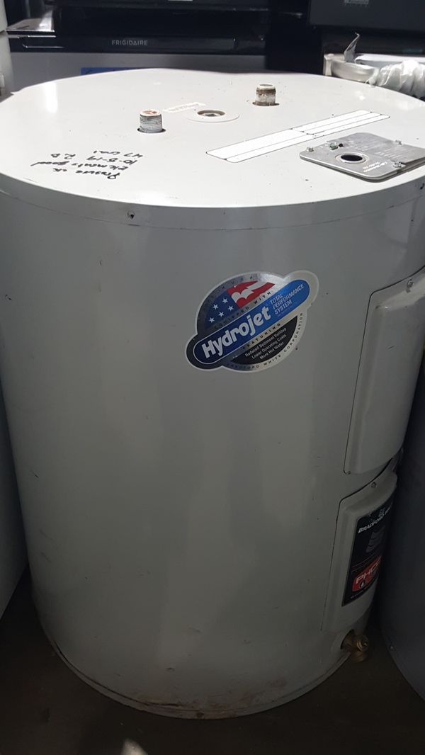 Bradford white 47 gallon electric water heater for Sale in Tulsa, OK