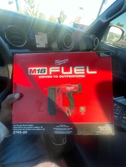 Milwauke 19 ga nail gun
