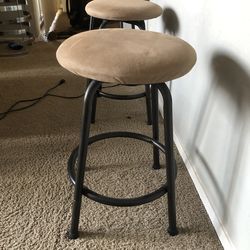 3 barstools