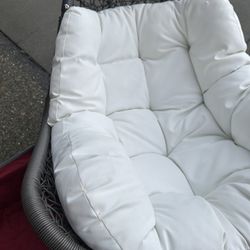 Swinging Decorative Chair