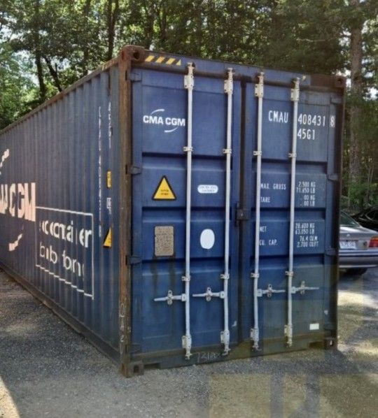 Shipping / Storage Containers 