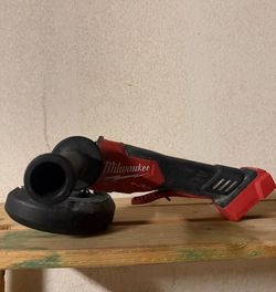 Milwaukee grinder