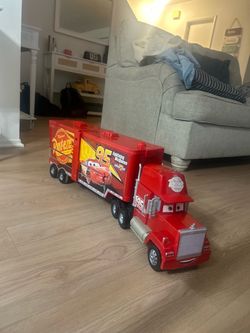 Lighting Mcqueen Mac race track set