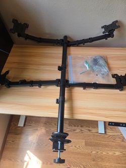 Quad monitor mount