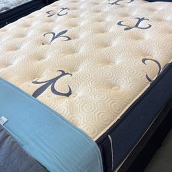 Queen Mattress Never Slept On! Half Off 
