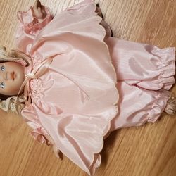 Pauline's Limited Edition Dolls Adelaide 8” 1300/2600

