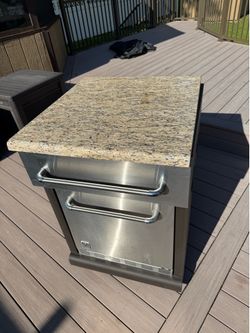 Outdoor Patio Refrigerator / Beverage Cooler w Granite Top