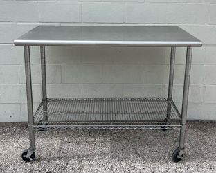 50”x24”x39” Mesa Comercial Con Ruedas