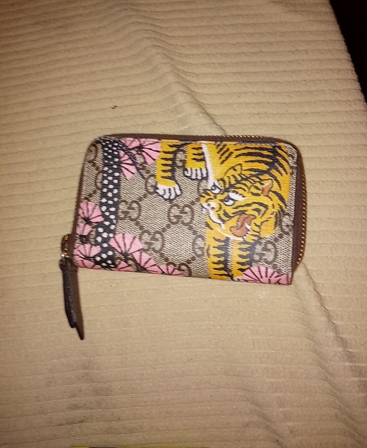 Gucci Bengal Tiger limited edition wallet with zipper