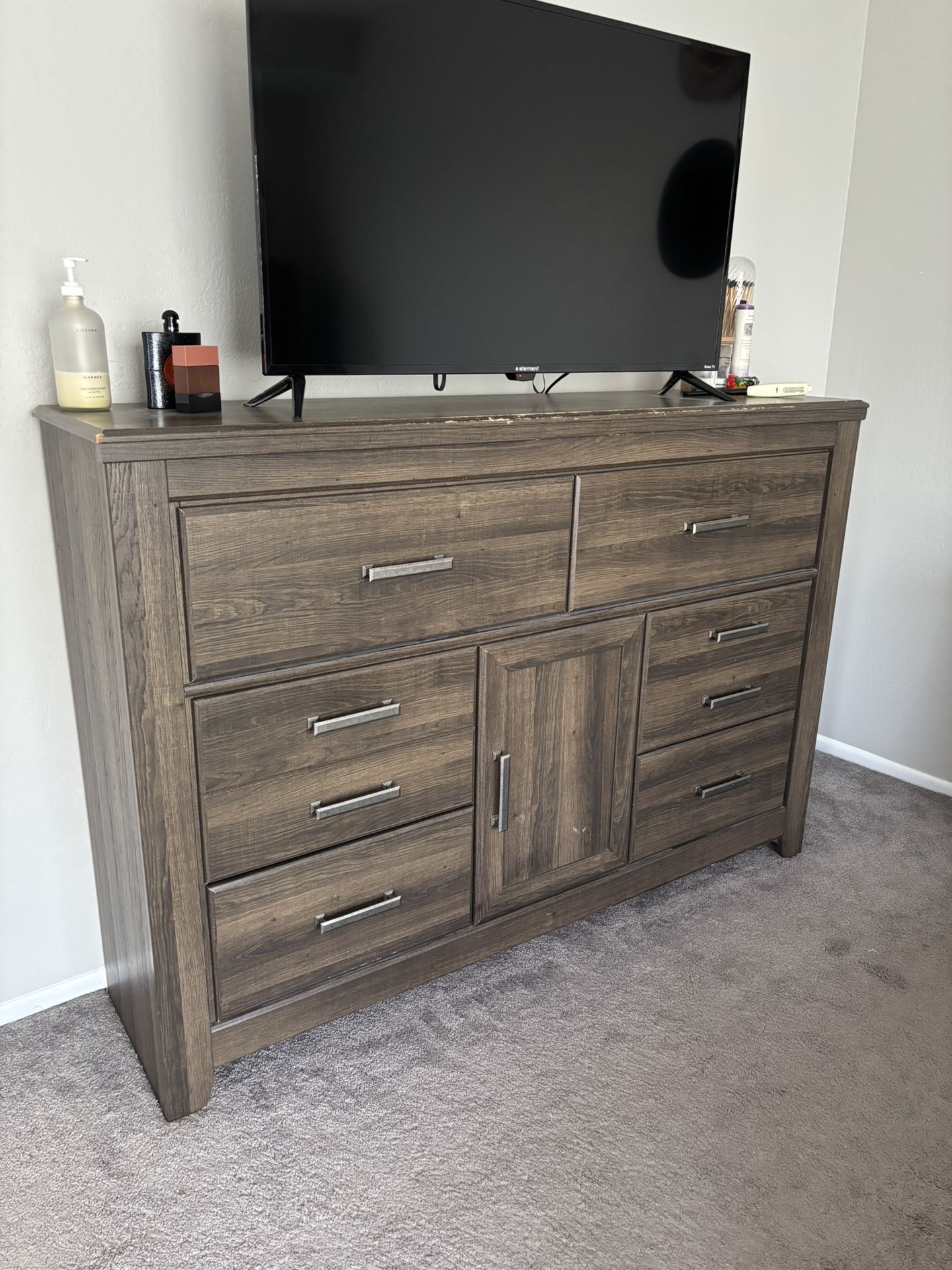 Dresser