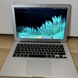 MacBook Air Early 2015 $80 / Trade