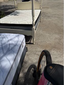 Full bed with mattress