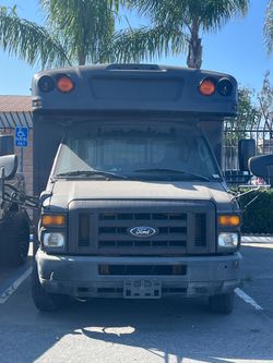  2010 Ford E-450 Short Skoolie – 6.0L Diesel – Blank Canvas for Van Life
