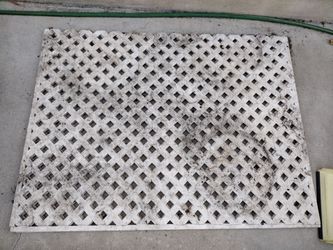 FREE vinyl lattice