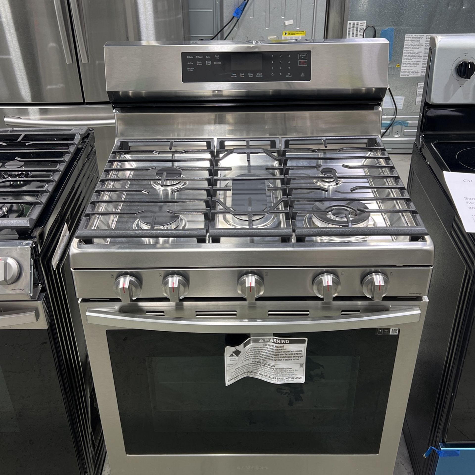 Samsung- 30" Stainless Steel Gas Range (Scratch and Dent)